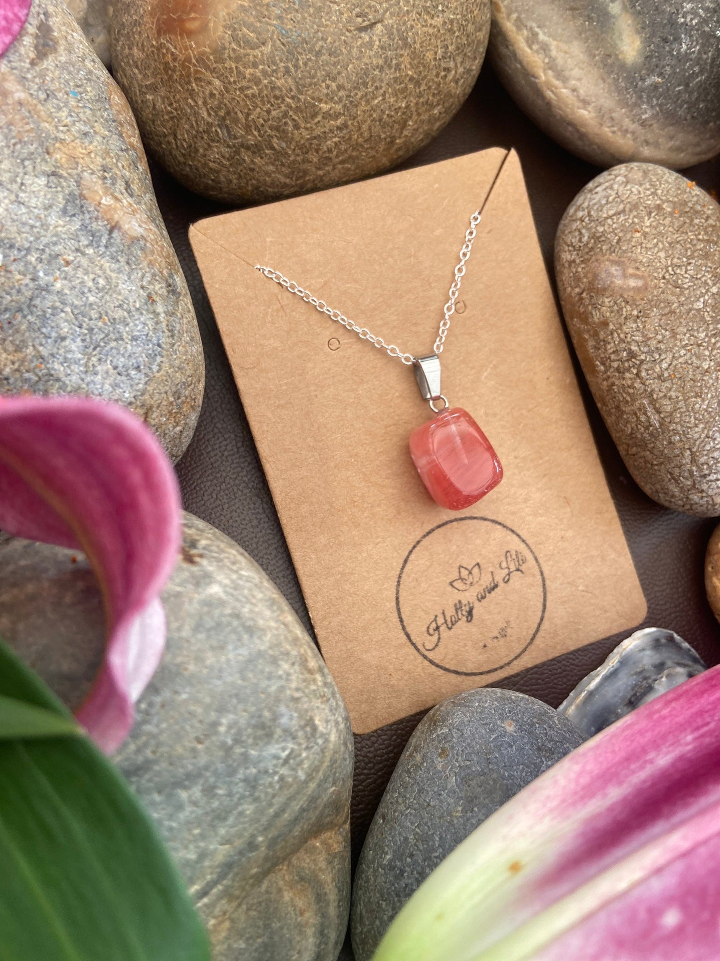 Strawberry Quartz Agate Crystal Necklace, Alphabet Initial, Strawberry Quartz Gemstone Quartz Necklace, Crystal Chain, Birthstone Necklace